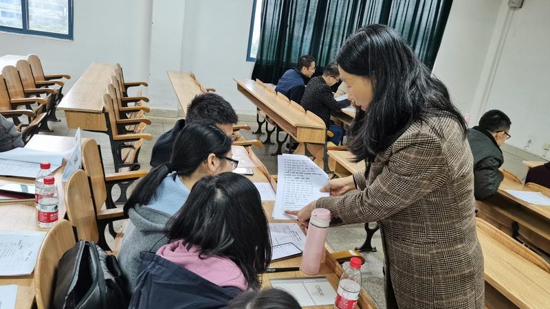 职场晋升新选择：成人教育如何挑选热门专业