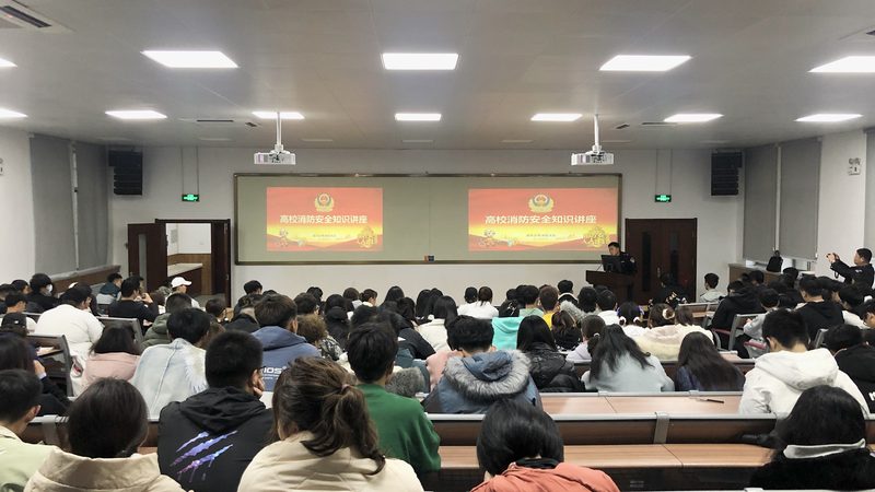 会计培训周末班的价格主要由以下几个方面构成：
