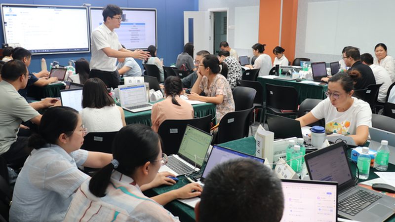 函授、业余、脱产：学历提升的路径选择**